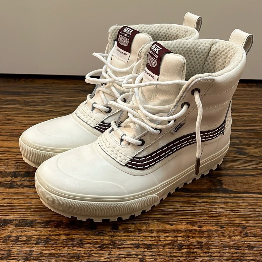 Vans x Benny Urban Standard Mid Snow MTE Boot in Marshmallow/Burgundy Men's 8.5